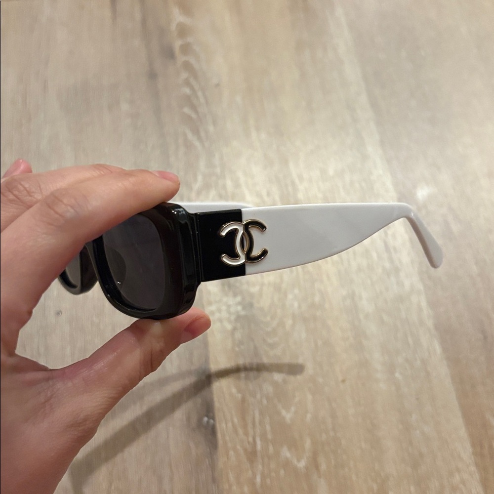 CHANEL Black and White Rectangular Logo Sunglasses authentic - Picture 2 of 6
